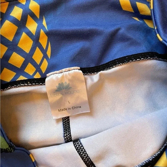 Blue Pineapple lotus leggings‎ size large - Picture 3 of 4